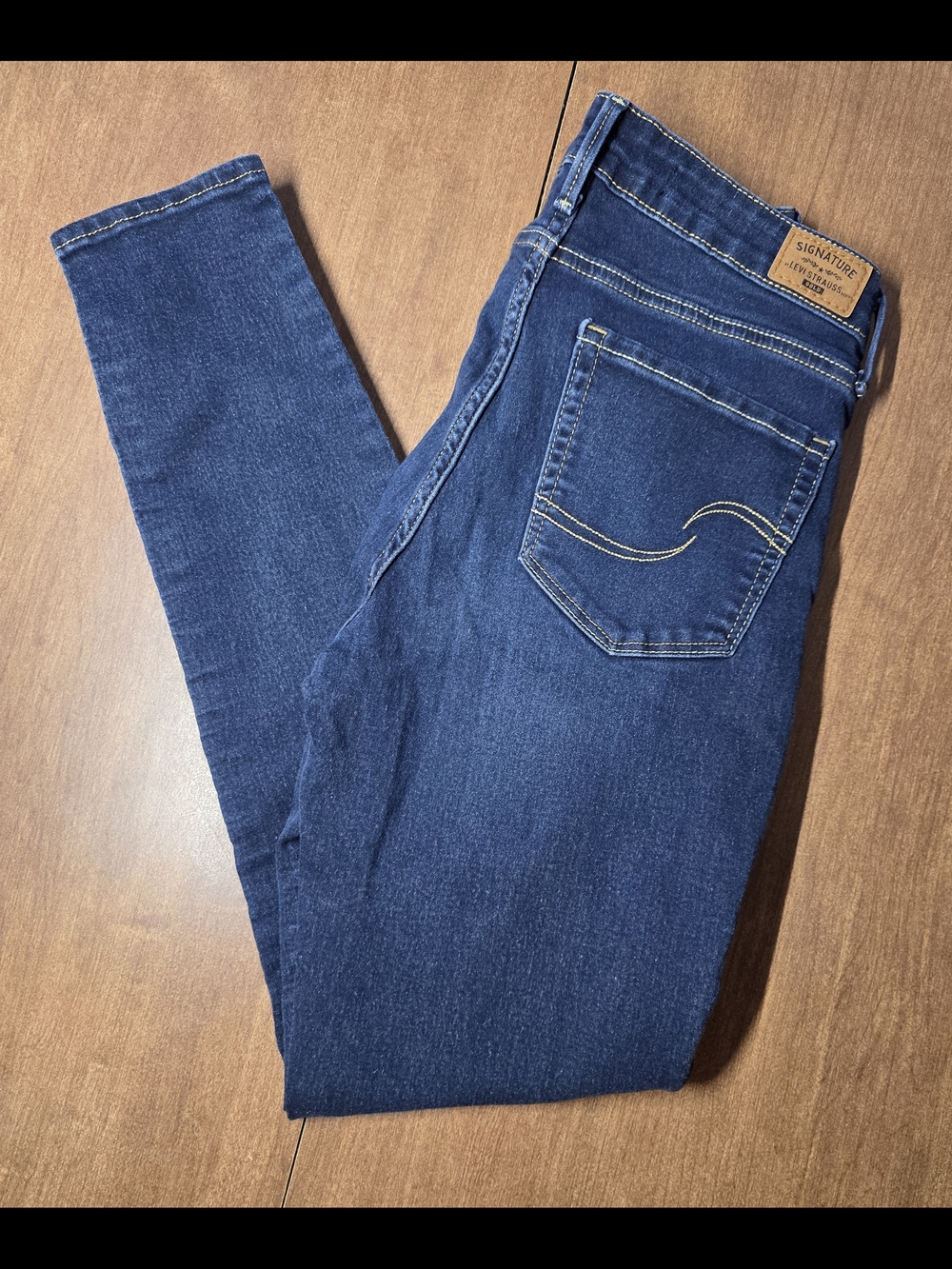 Signature Gold Levi Strauss Mid Rise Skinny Size 4M 27x30